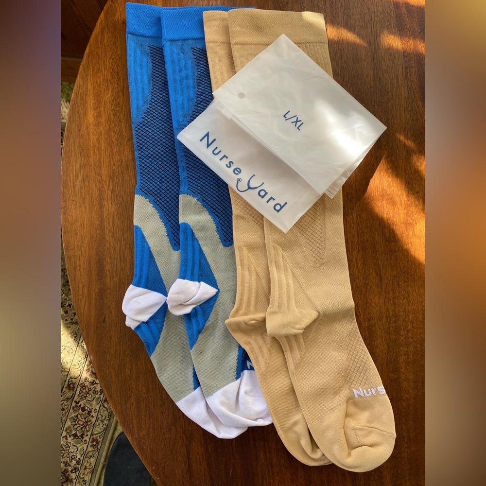 SOLD NEW NurseYard Nurse Yard Compression Socks 2 Pair Blue & Beige Size L XL